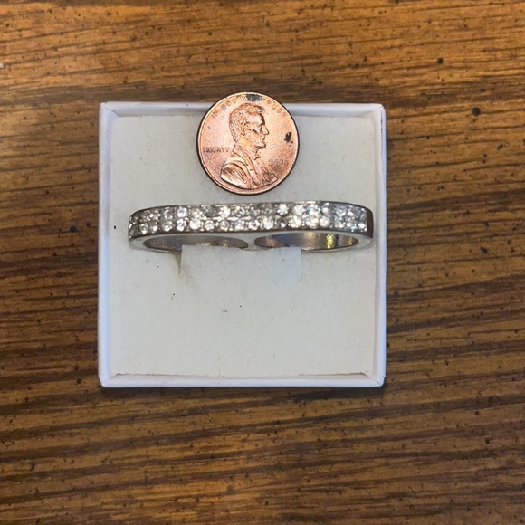 White gemstone double ring. Size 9. Sterling silver setting.Excellent condition - Picture 3 of 4